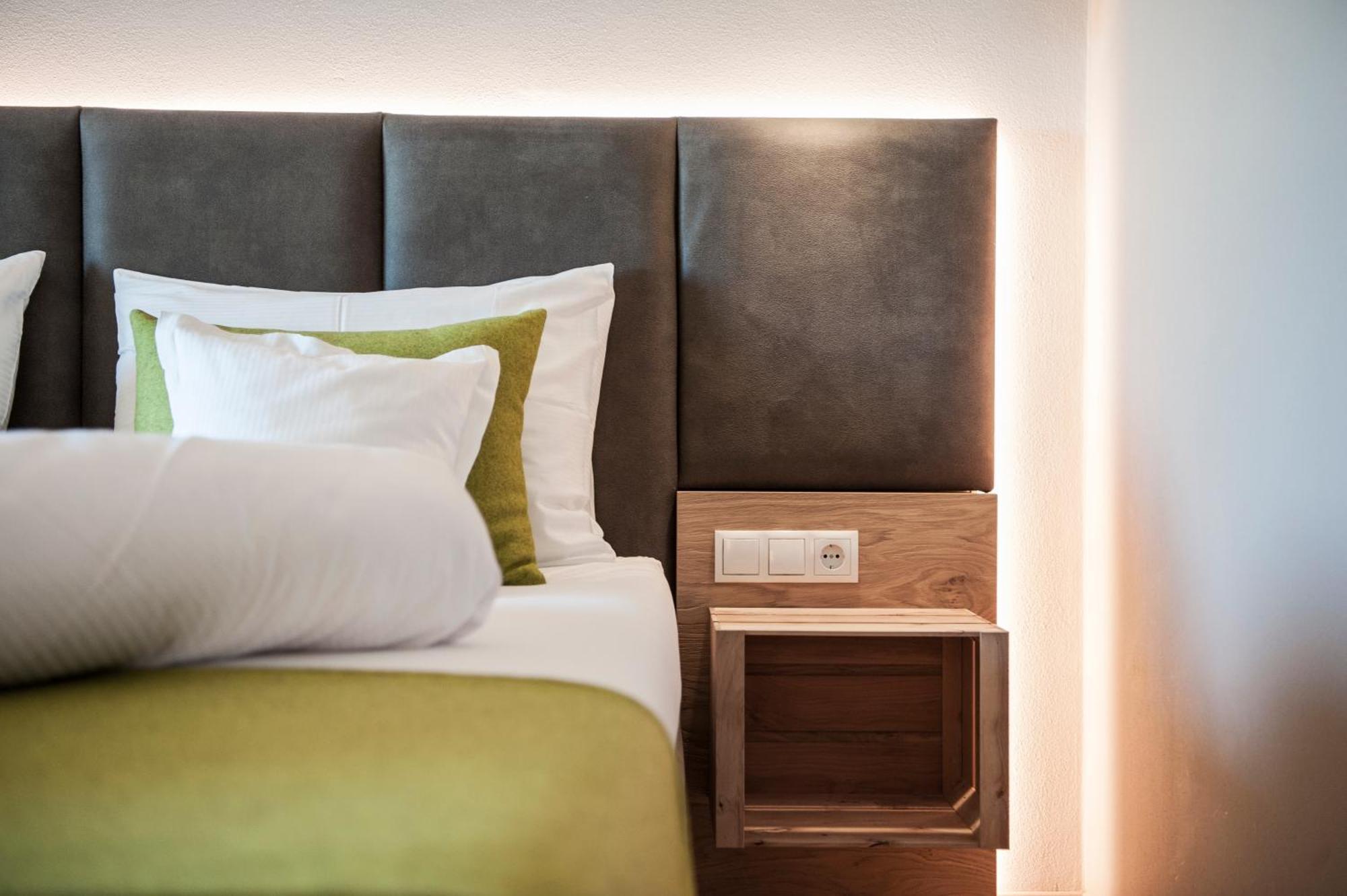 Hotel Pfeiss لانا المظهر الخارجي الصورة