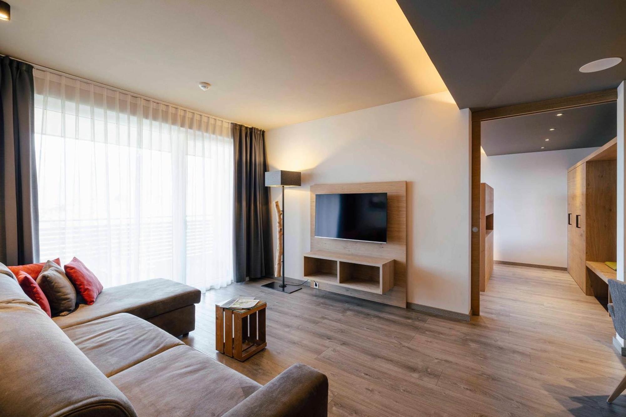 Hotel Pfeiss لانا الغرفة الصورة