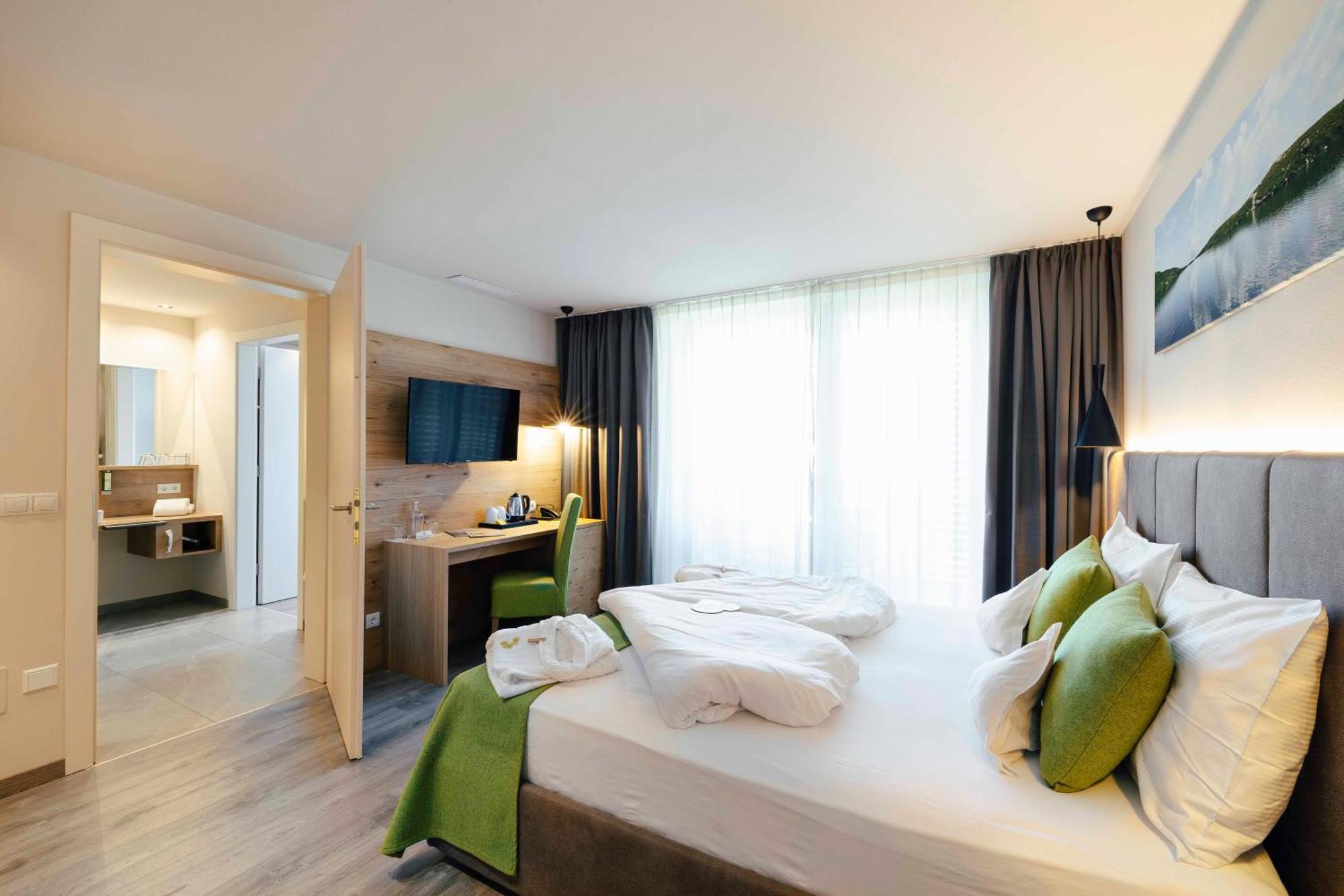 Hotel Pfeiss لانا المظهر الخارجي الصورة