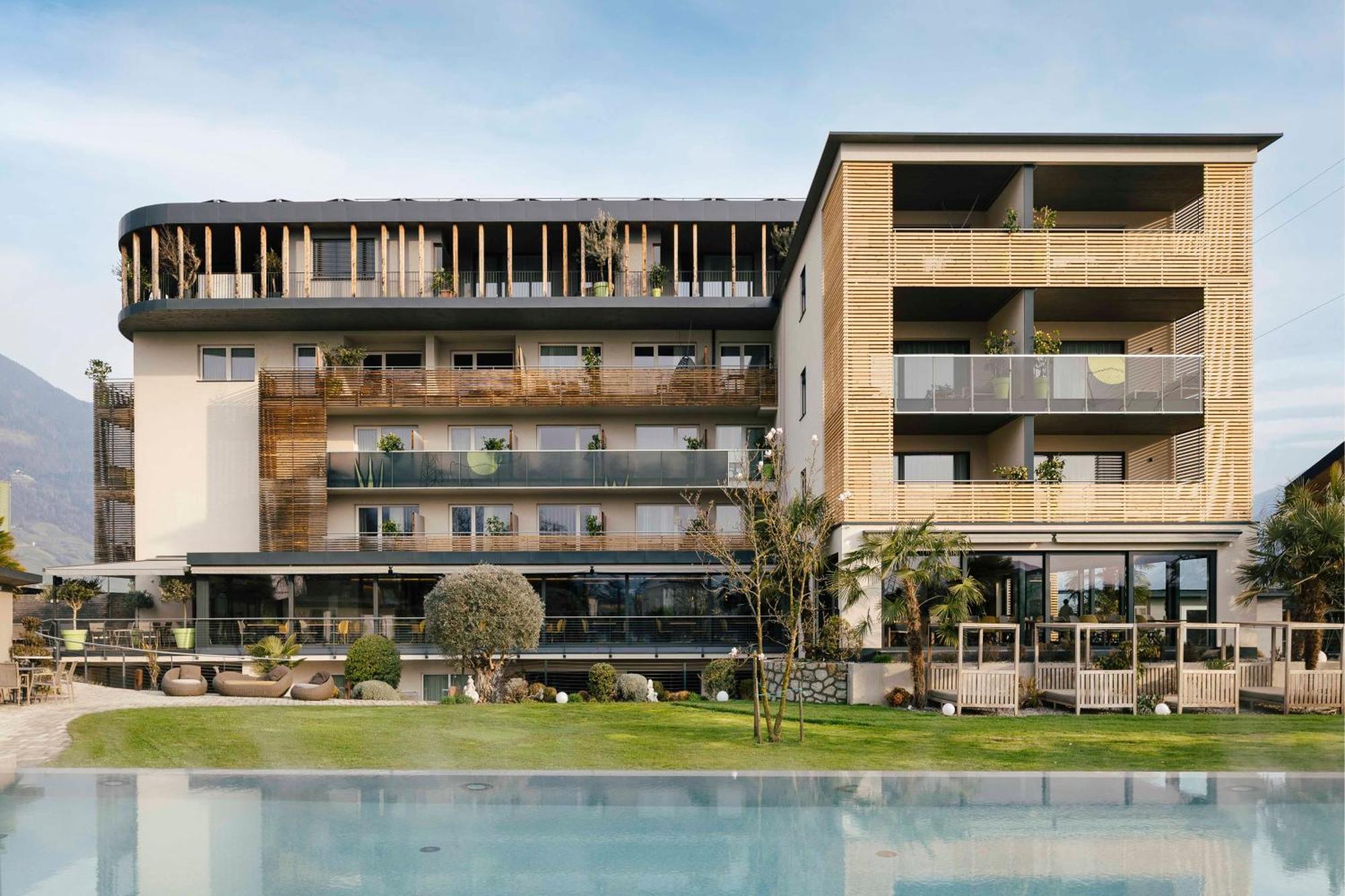Hotel Pfeiss لانا المظهر الخارجي الصورة